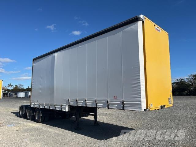 Fruehauf  侧帘拖车