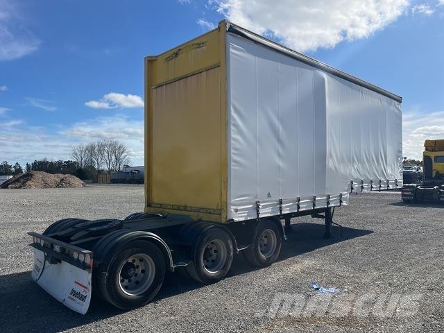 Fruehauf  侧帘拖车