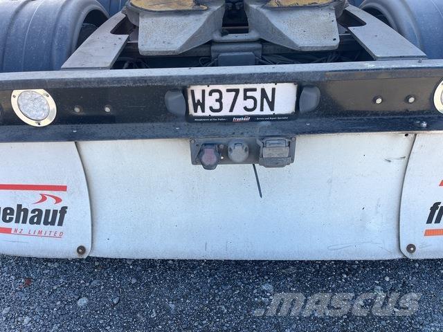 Fruehauf  侧帘拖车