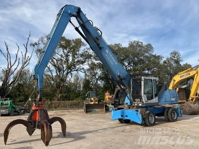 Fuchs MHL340 工业挖掘机