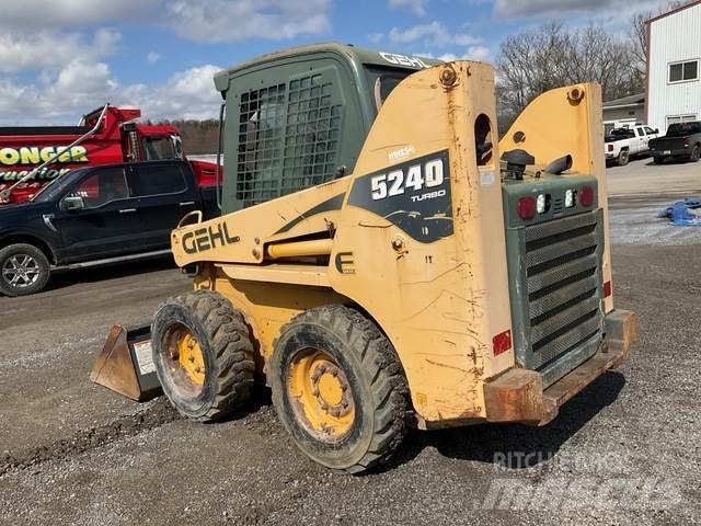 Gehl 5240E 滑移装载机