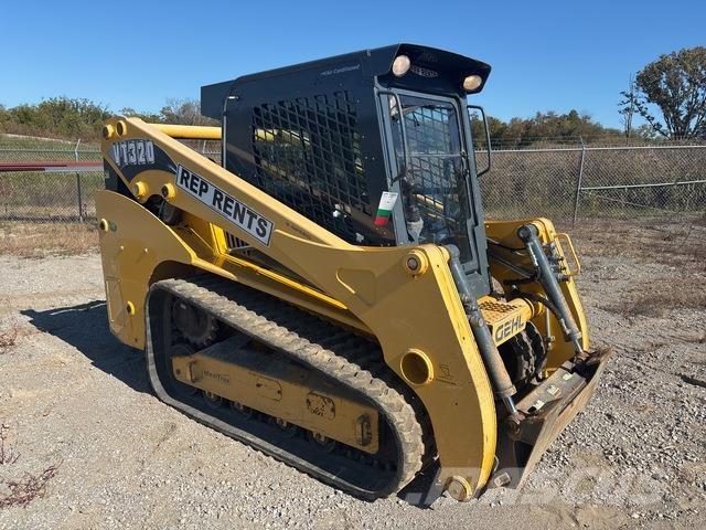 Gehl VT320 滑移装载机