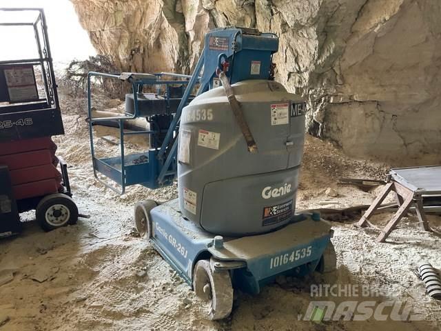 Genie GR-26J 客货电梯
