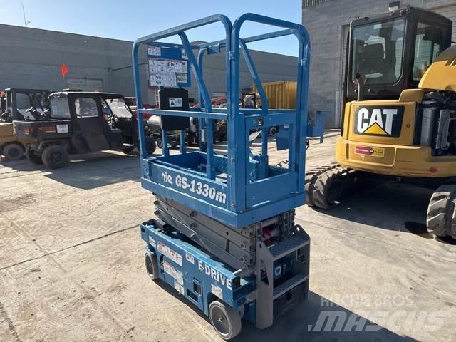 Genie GS-1330M 剪叉式升降机