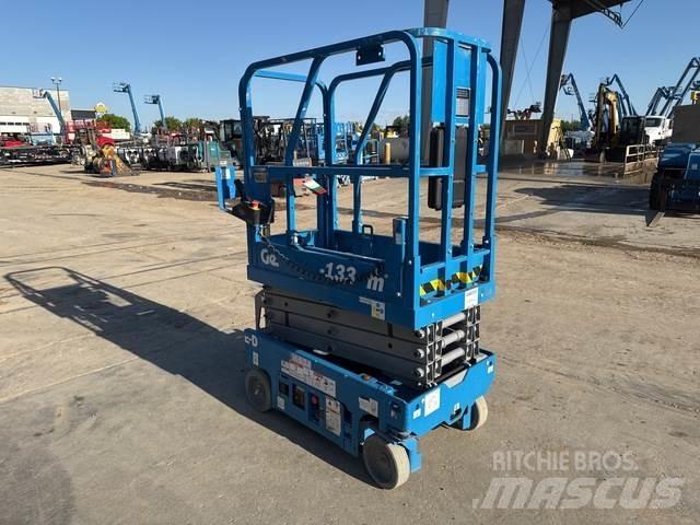 Genie GS-1330M 剪叉式升降机