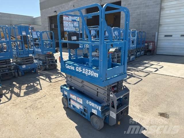 Genie GS-1330M 剪叉式升降机