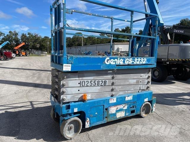 Genie GS-3232 剪叉式升降机