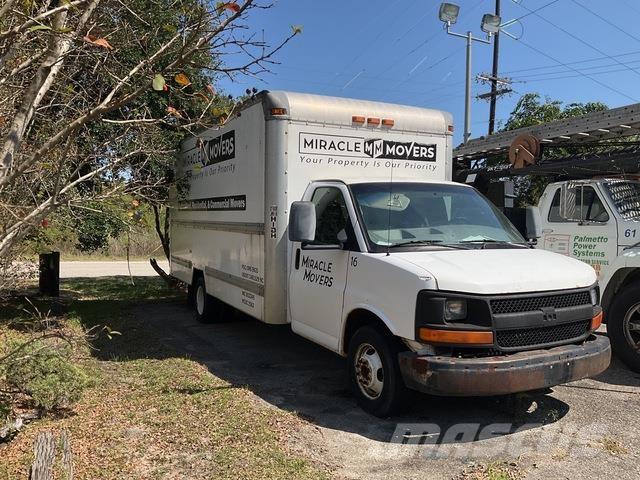 GMC Savana 厢式货车