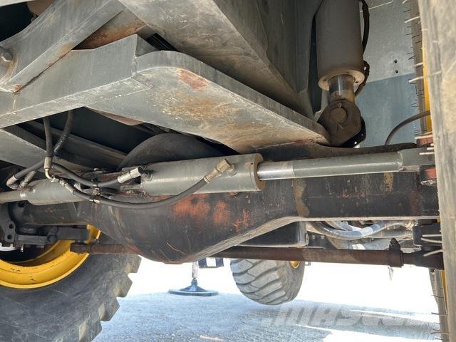 Grove RT700E 越野轮胎起重机︳越野吊︳越野起重机︳移动式起重机