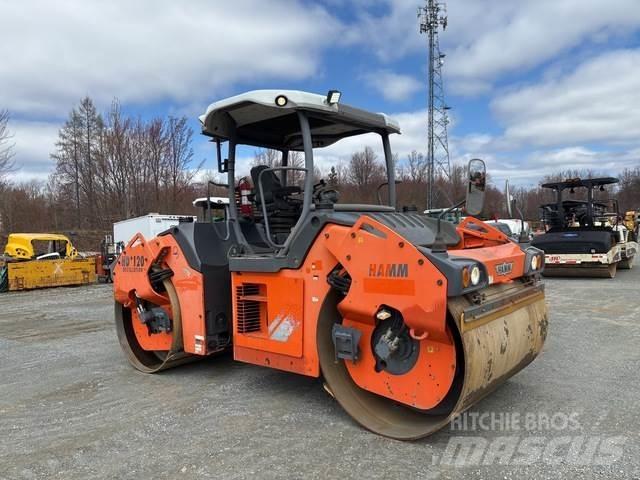 Hamm HD120 双轮压路机