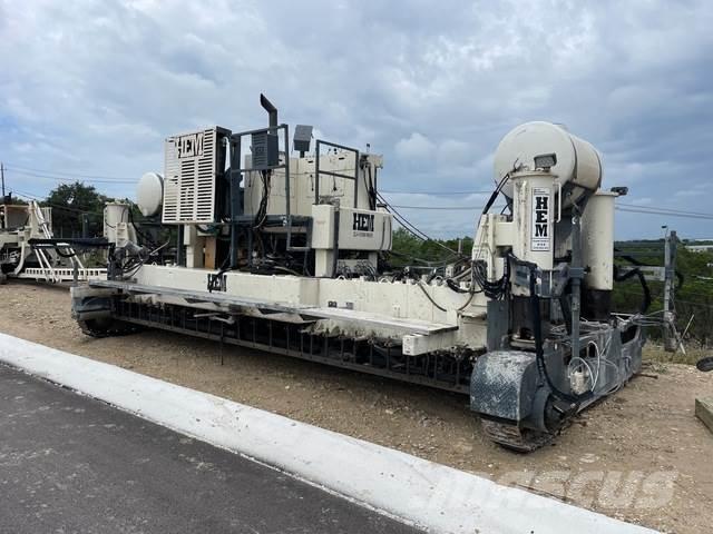  Hem 12-27 SFP 混凝土摊铺机