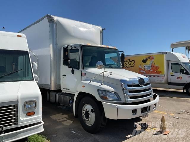 Hino 238 厢式货车