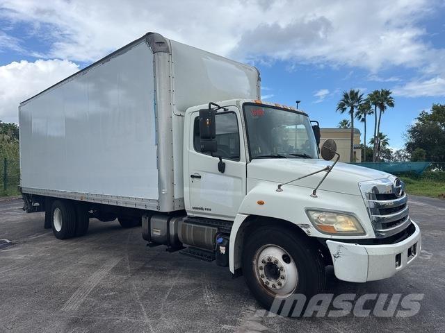 Hino 238 厢式货车