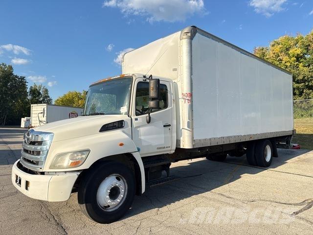 Hino 238 厢式货车