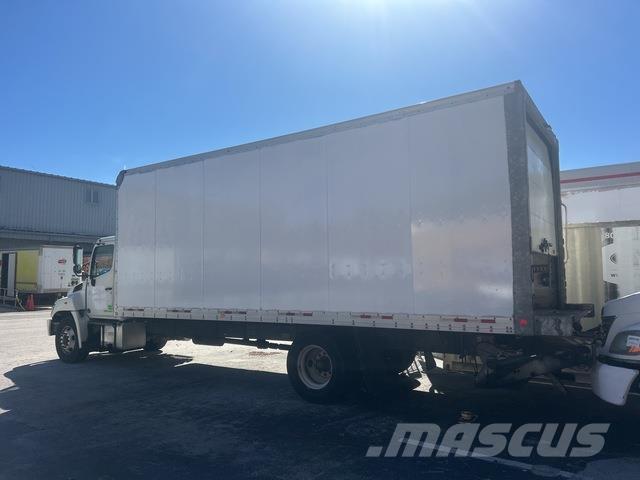 Hino 238 厢式货车