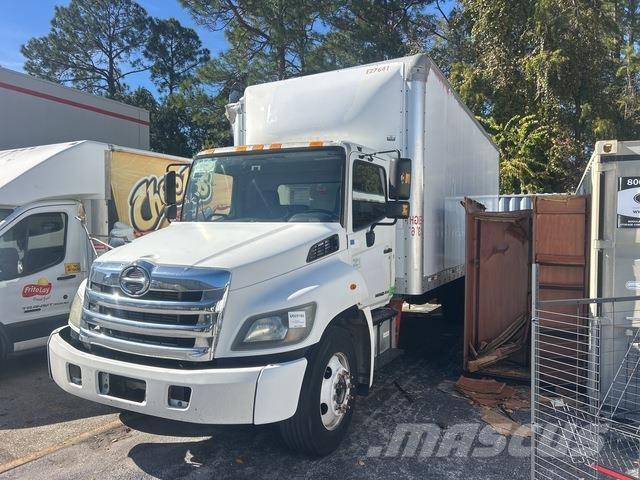 Hino 238 厢式货车