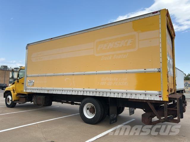 Hino 268 厢式货车