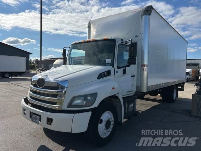 Hino 268 厢式货车