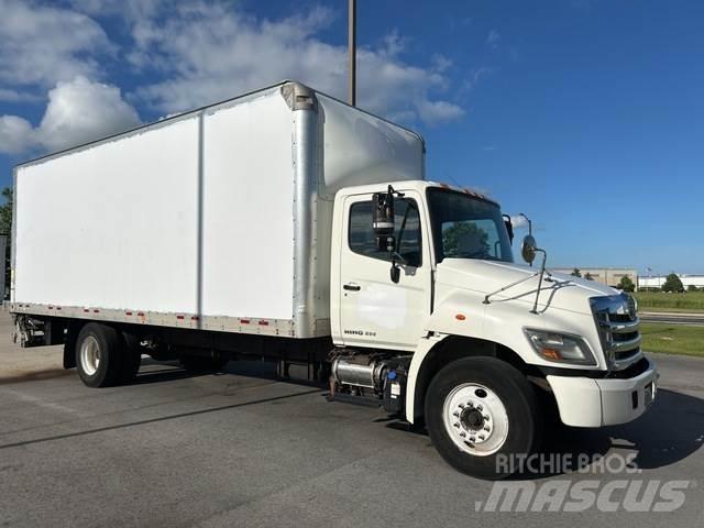 Hino 268 厢式货车