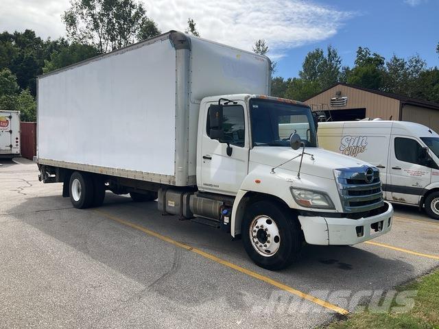 Hino 268 厢式货车