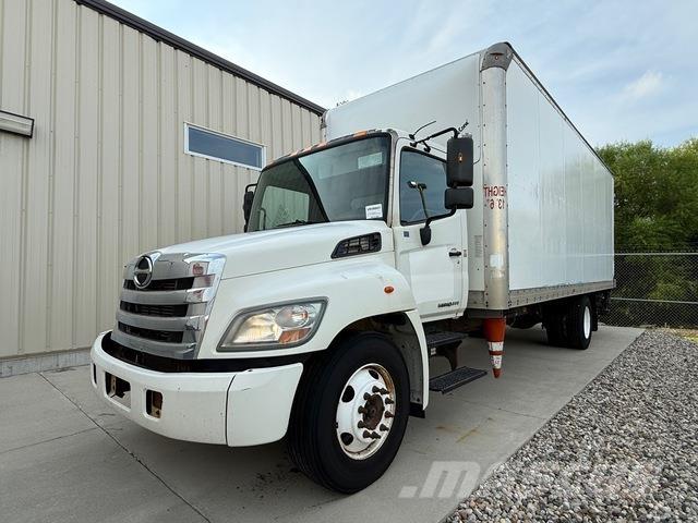 Hino 268 厢式货车