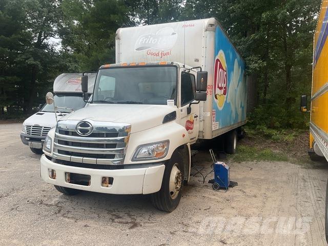 Hino 268 厢式货车
