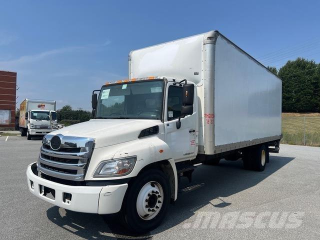 Hino 268 厢式货车