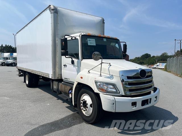 Hino 268 厢式货车