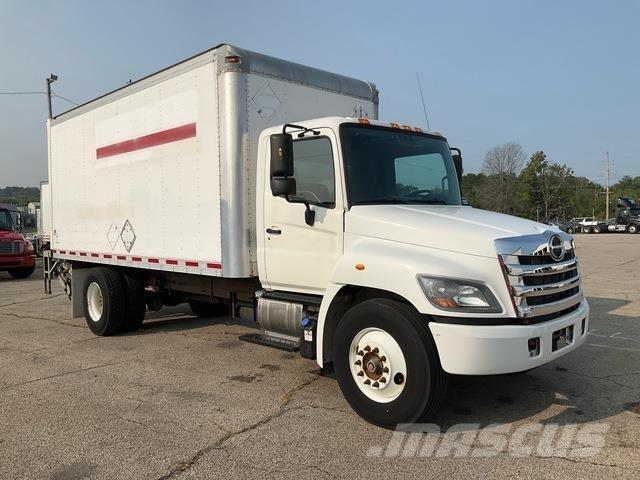 Hino 268 厢式货车