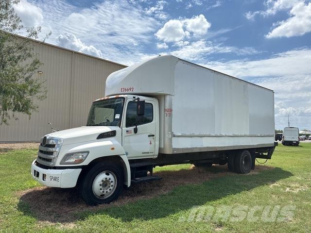 Hino 268 厢式货车