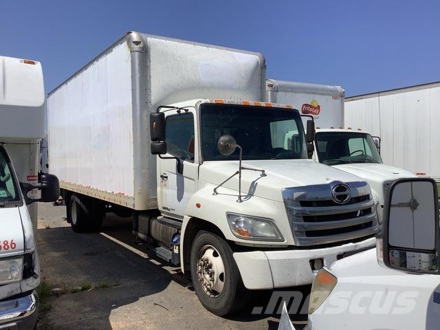 Hino 268 厢式货车