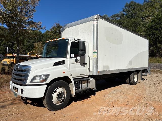 Hino 268 厢式货车