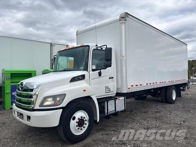 Hino 268 厢式货车