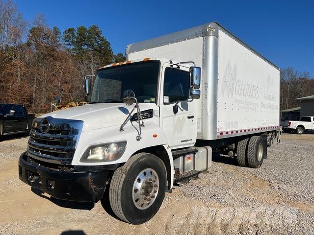 Hino 268 厢式货车