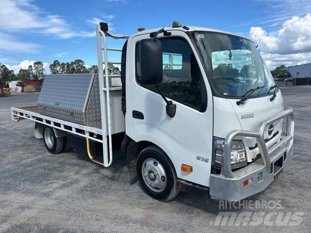 Hino 300 平板栏板货车