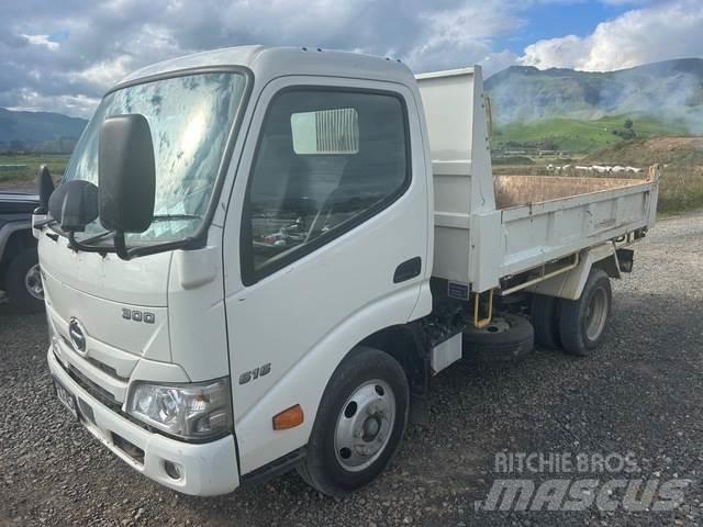 Hino 300 616 建筑机械-其他