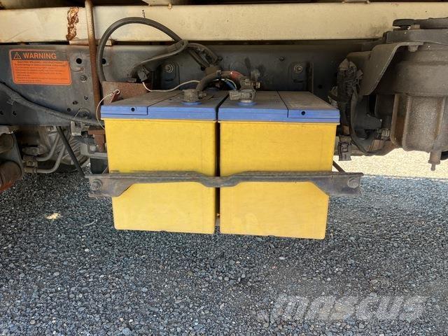 Hino 300 816 厢式货车