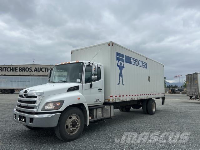 Hino 338 厢式货车