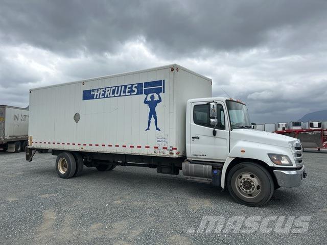 Hino 338 厢式货车