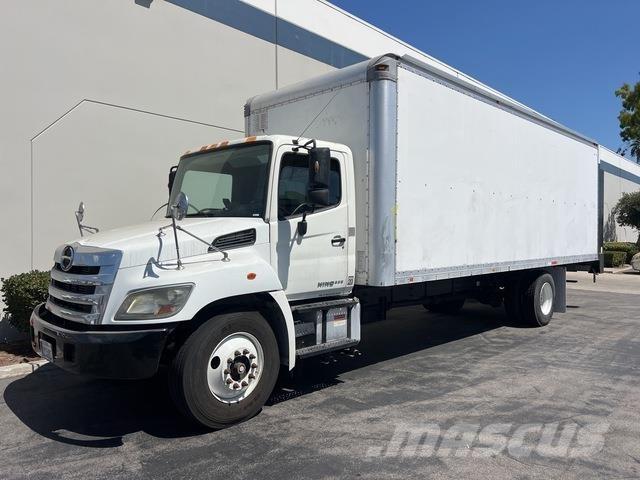 Hino 338 厢式货车