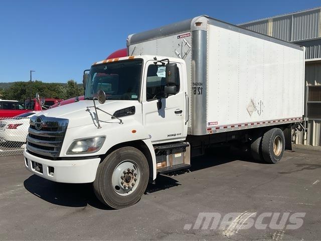 Hino 338 厢式货车
