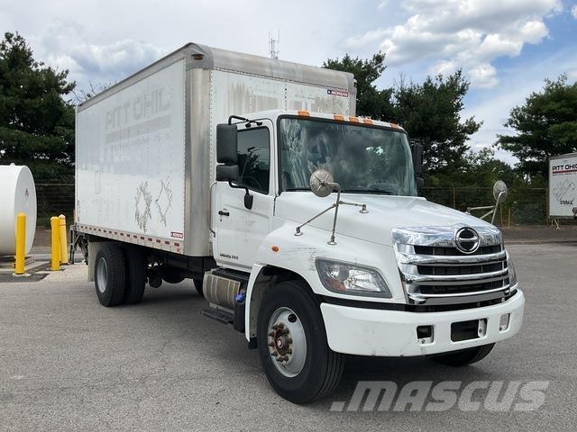 Hino 338 厢式货车