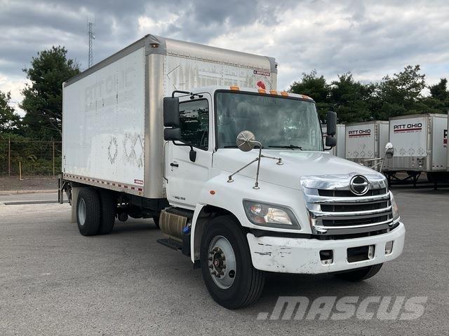 Hino 338 厢式货车