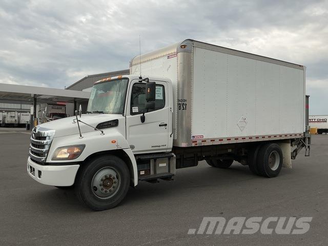 Hino 338 厢式货车
