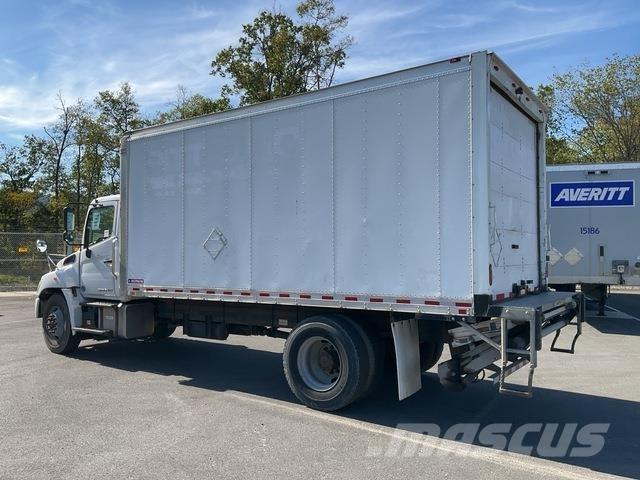 Hino 338 厢式货车