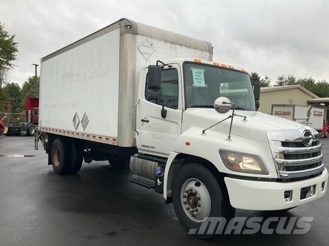 Hino 338 厢式货车