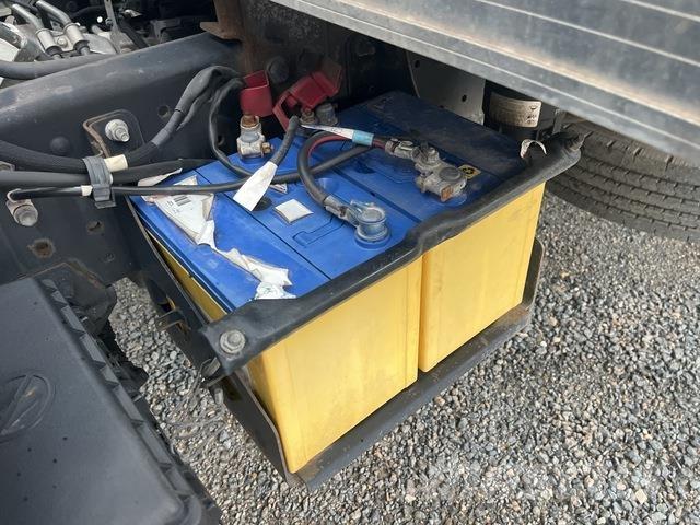 Hino 921 厢式货车