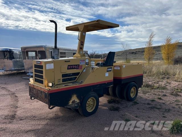 Hypac C530AH 胶轮压路机