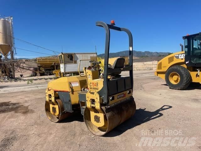 Hypac C754B 双轮压路机