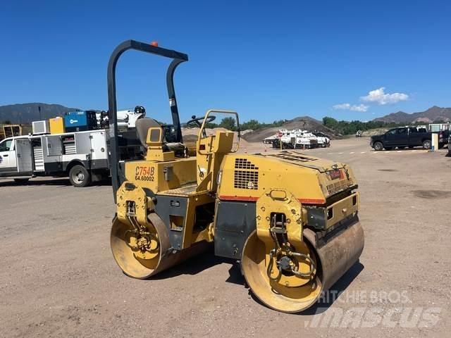 Hypac C754B 双轮压路机